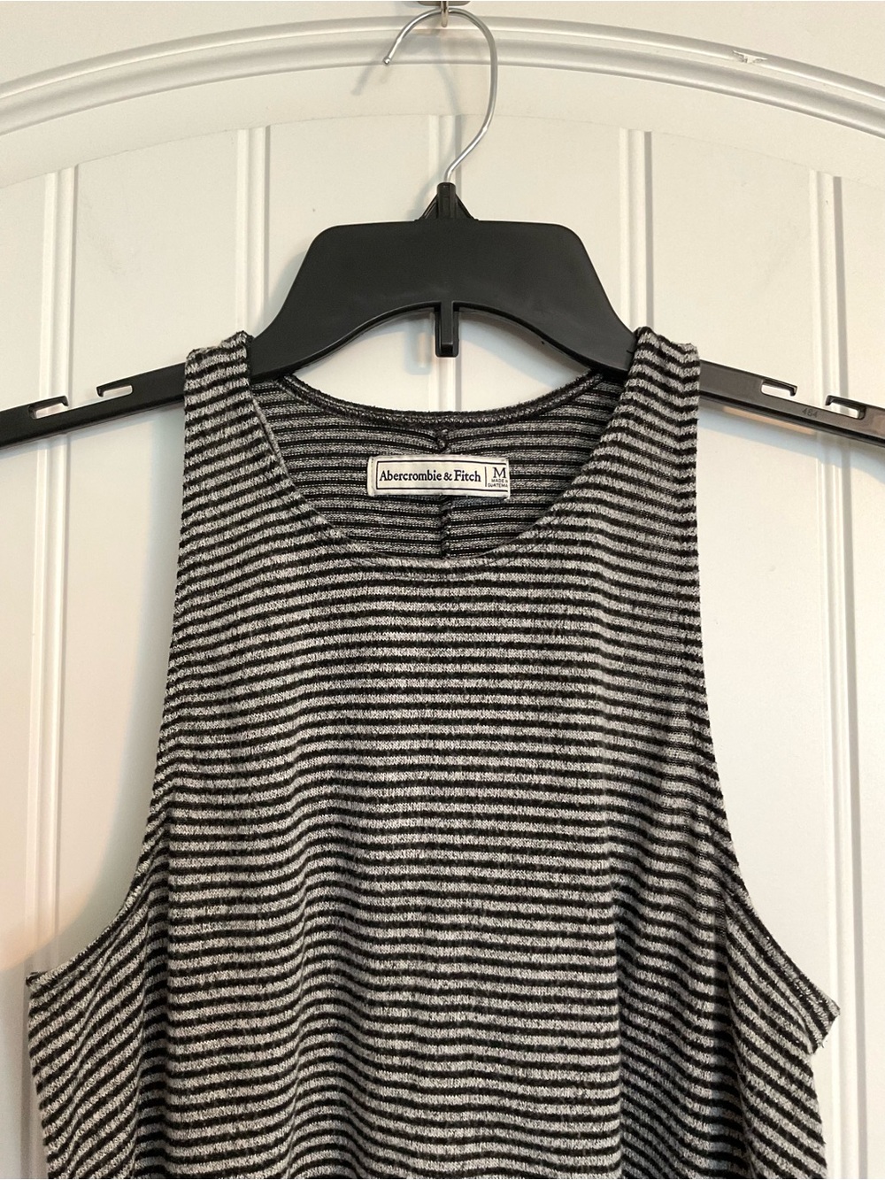 Abercrombie & Fitch Women’s Racerback Black and Grey Striped Tank Size Medium - Picture 6 of 8